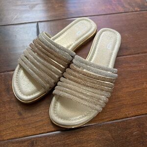 Barely used comfy rhinestone Women's Slide Sandals